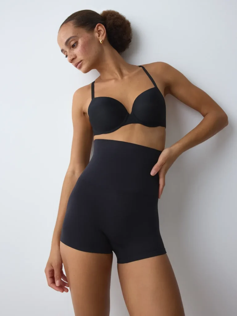 Бельо Triumph Soft Sculpt Bandeau Short бикини